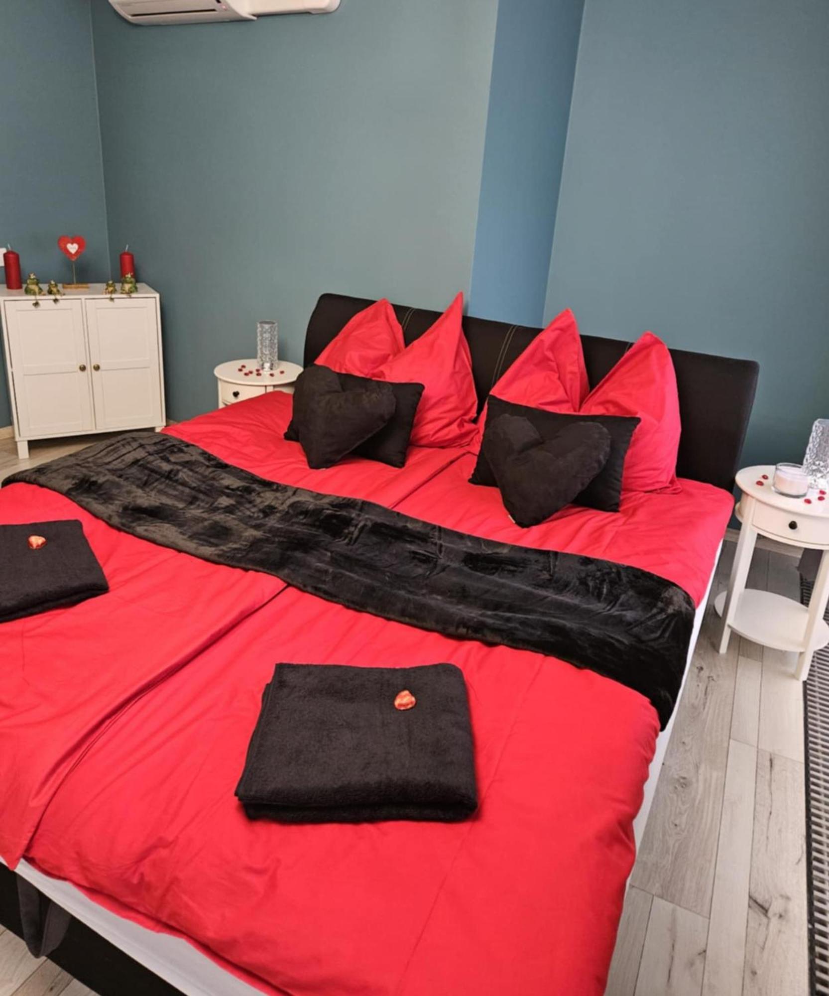 Hellowine Apartman Еґер Екстер'єр фото